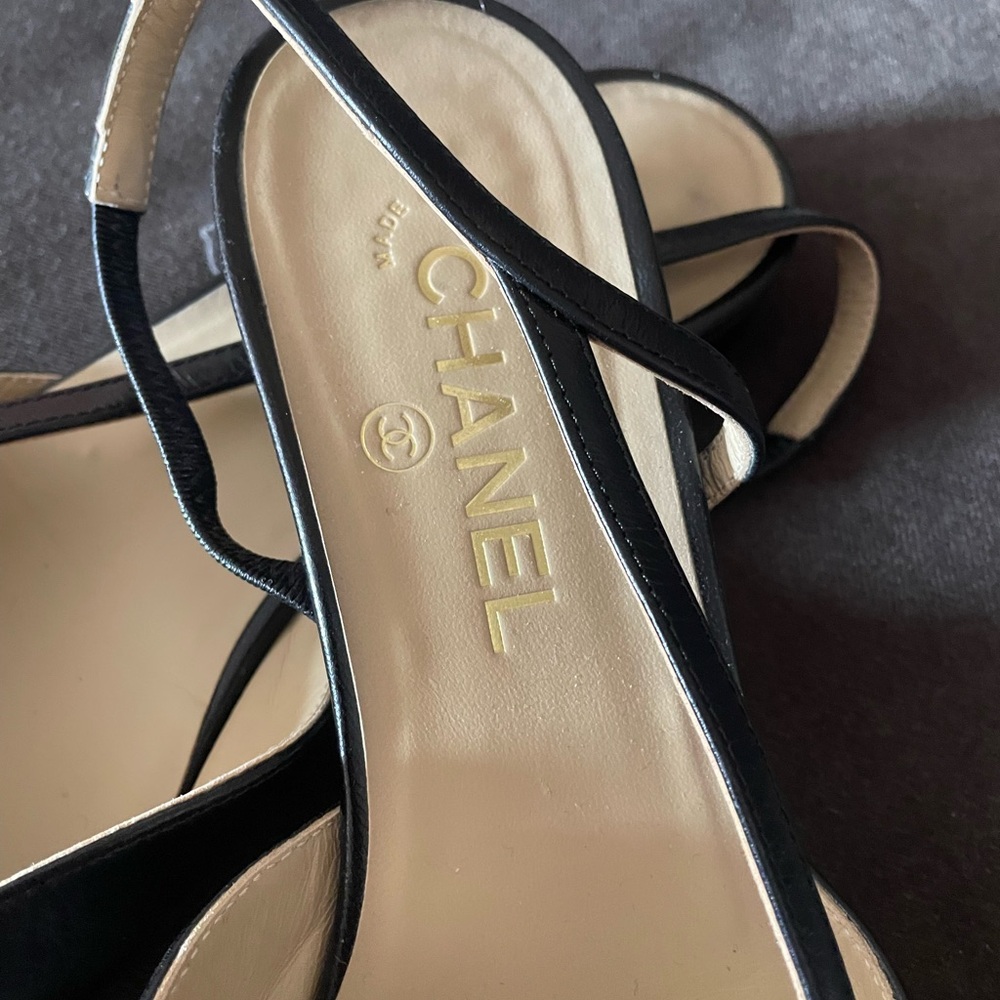 CHANEL Black Leather & Fabric Slingback Flats - Picture 3 of 6